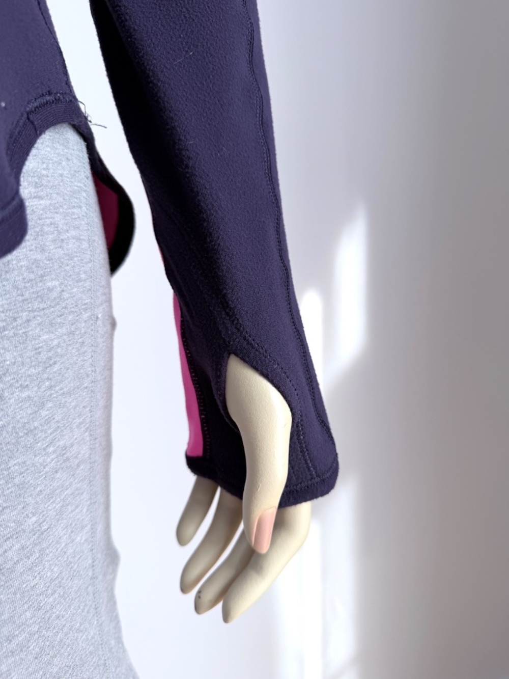 Lululemon Runder Under Long Sleeve - Picture 7 of 14